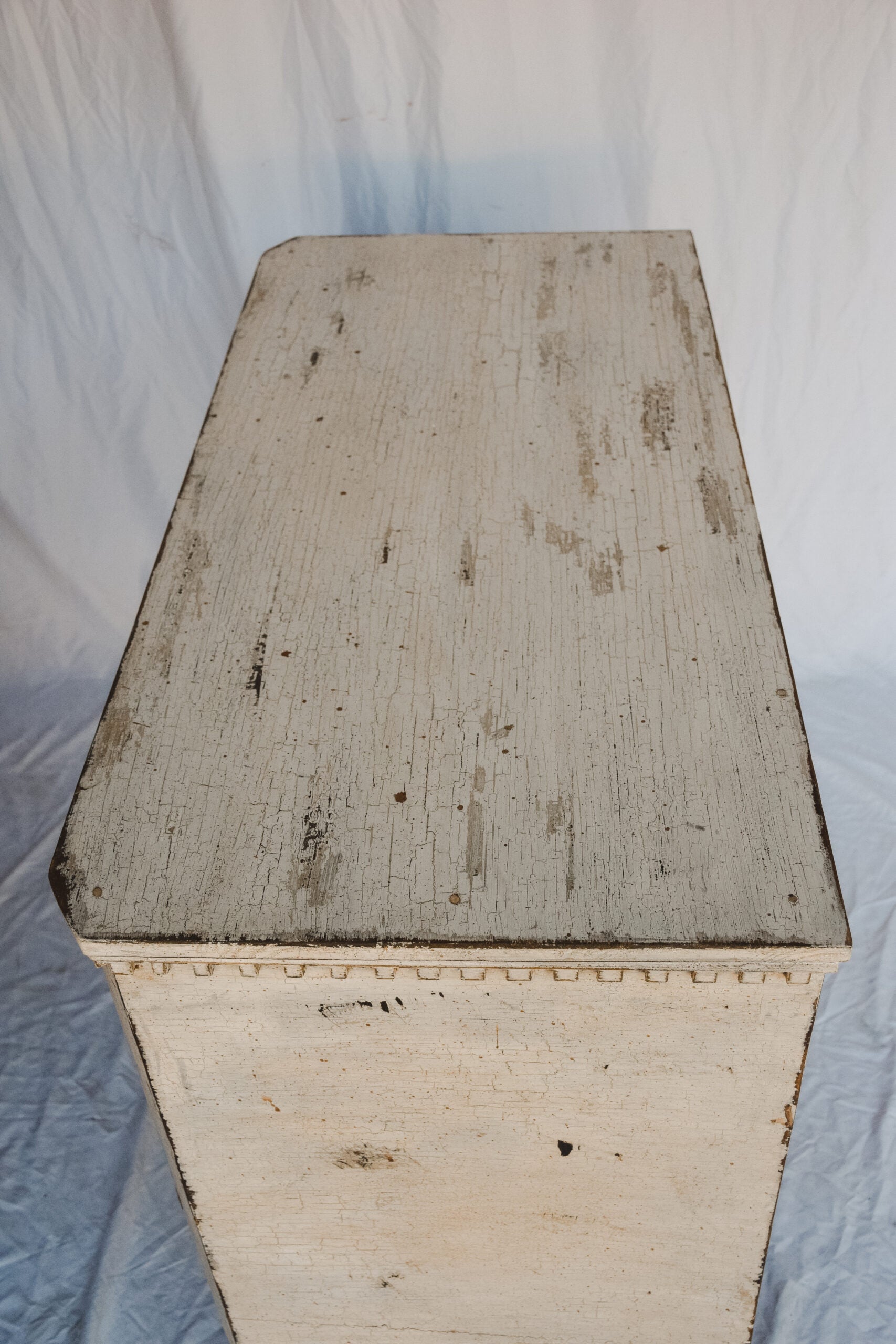 19th Century Swedish Chest of Drawers Style in Gustavian
