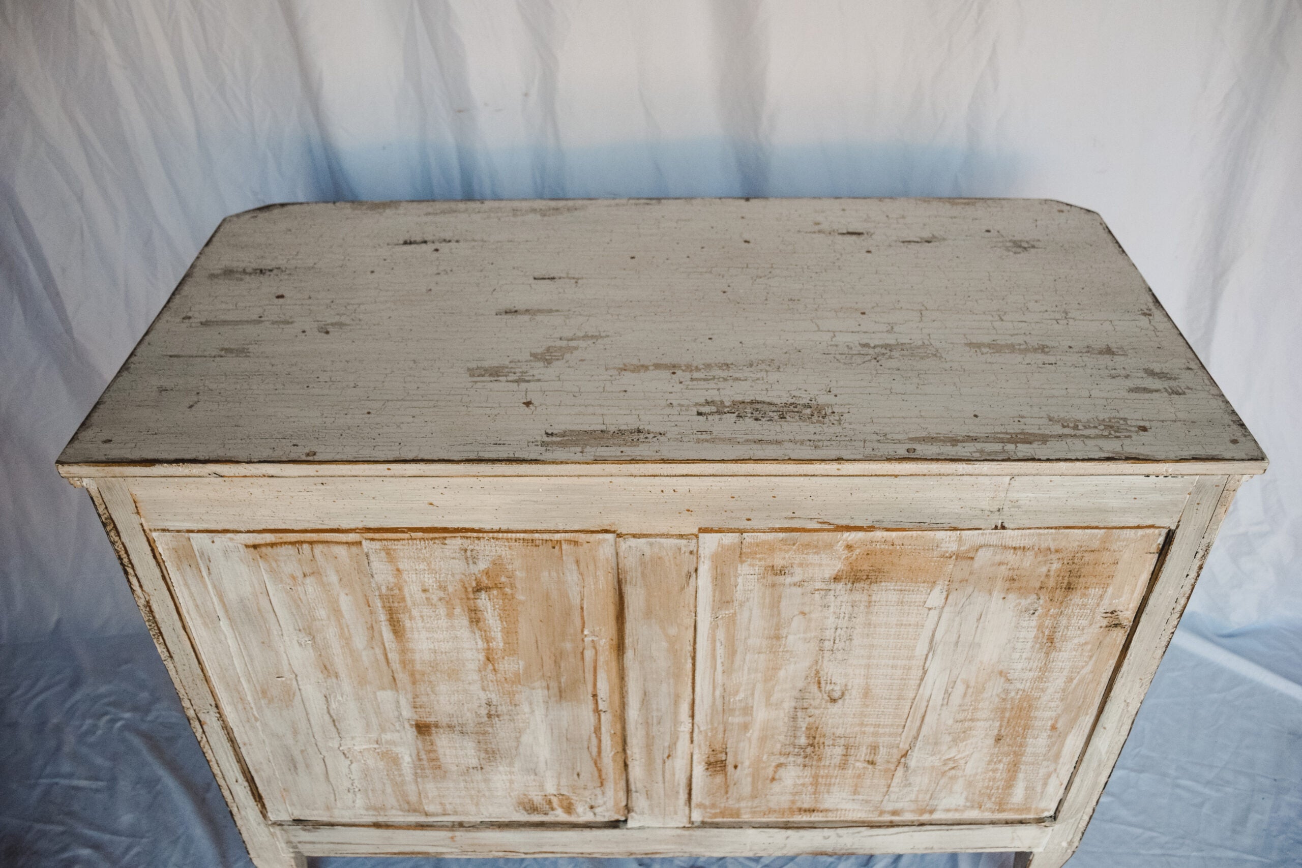 19th Century Swedish Chest of Drawers Style in Gustavian